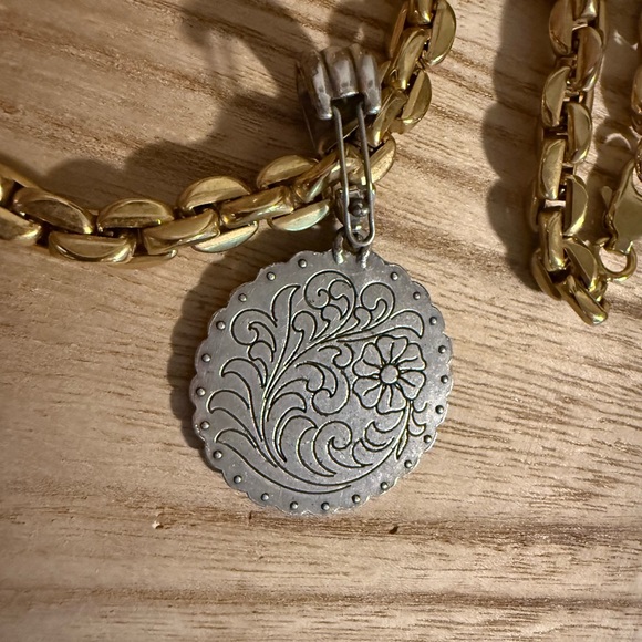 Heavy Two-tone gold and silver pendant and Necklace - Picture 4 of 7